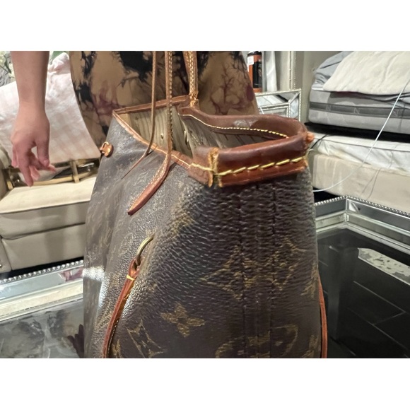 Authentic Louis vutton gm - Picture 6 of 8